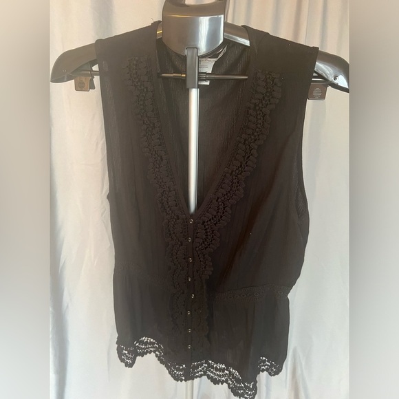 American Rag Tops - Elegant Black Lace Trim Top